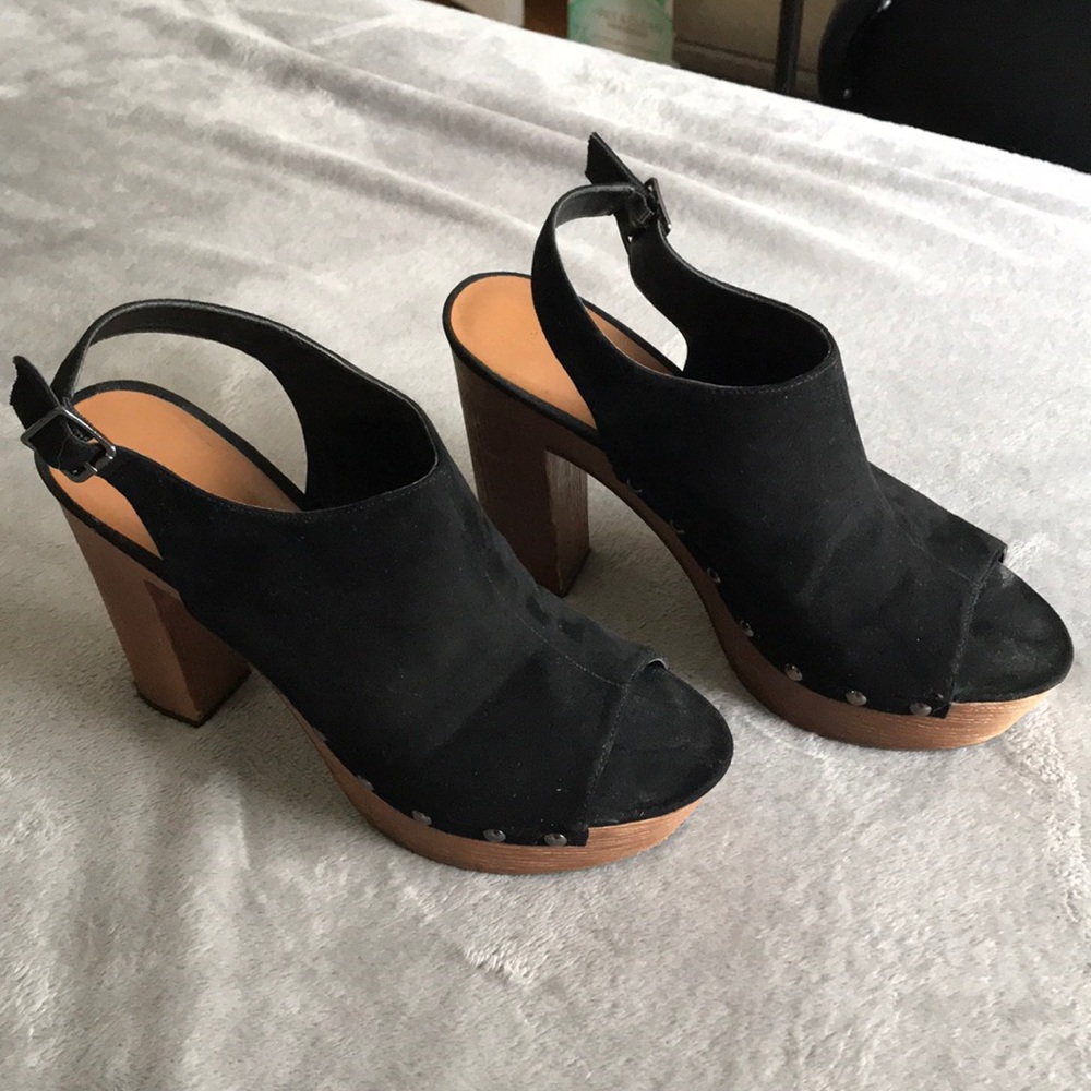 Platform peep toe studded heels